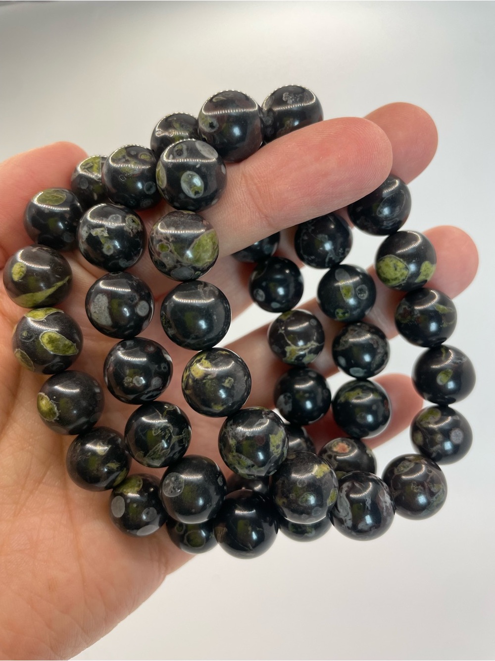 ONE Black & Green Plum Blossom Jase Bead Bracelet - 12mm (0155)